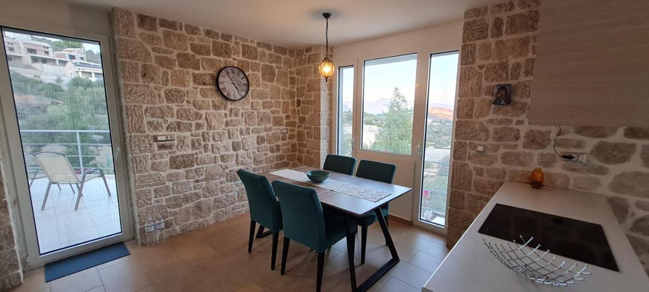 Πέτρα, Ελιά Και Λεβάντα Villa Tolo Exterior photo