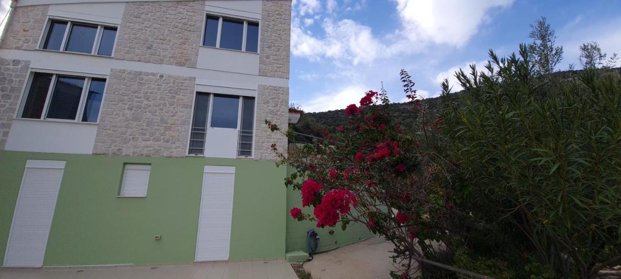 Πέτρα, Ελιά Και Λεβάντα Villa Tolo Exterior photo
